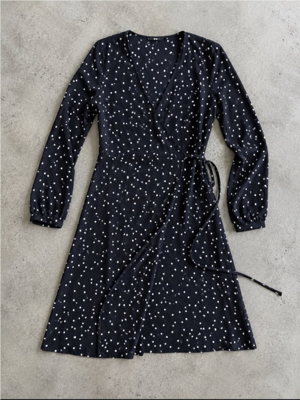Uniqlo Wrap Dress Long Sleeve Midi Woman Medium Navy Blue White Polka Dot Office